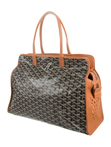 goyard belvedere mm size|Goyard hardy pm bag price.